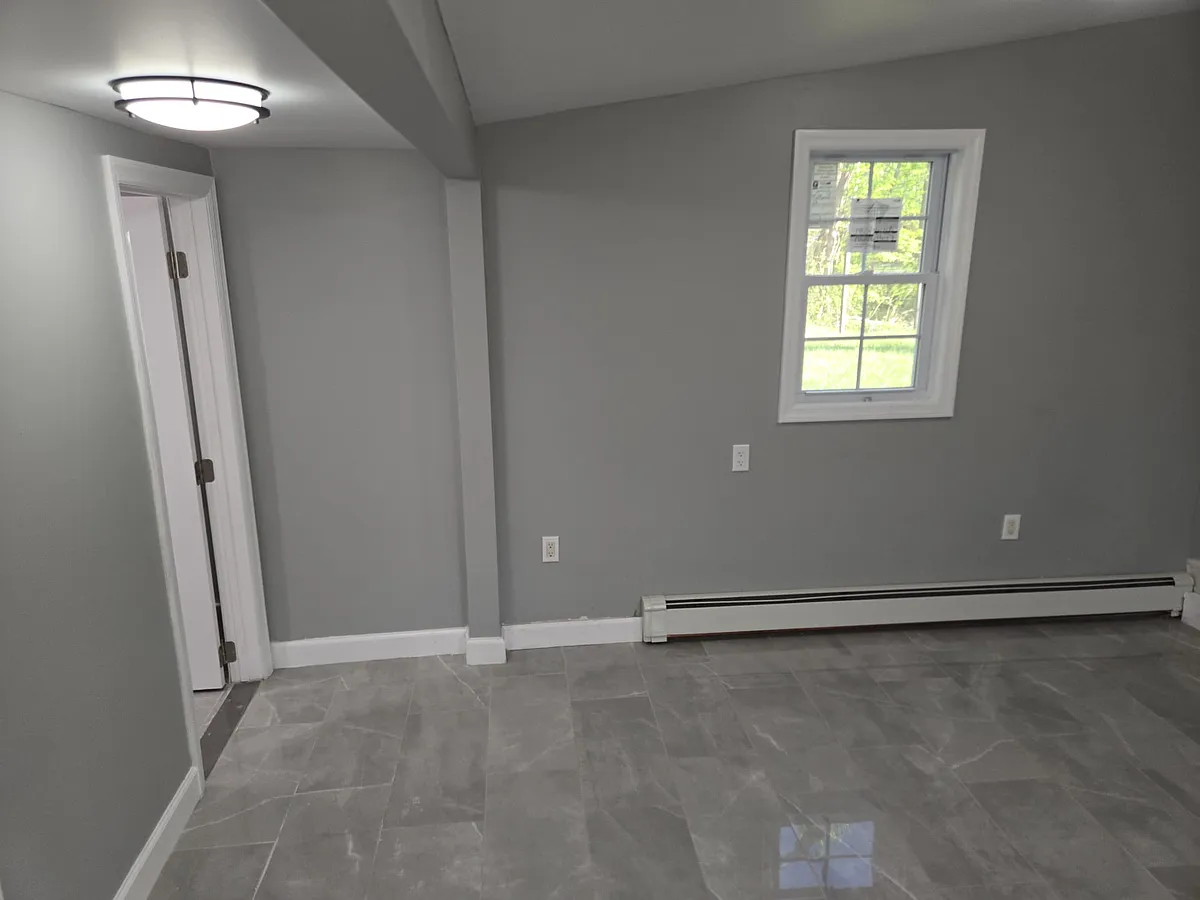 Building Photo - 127 Deans Ln