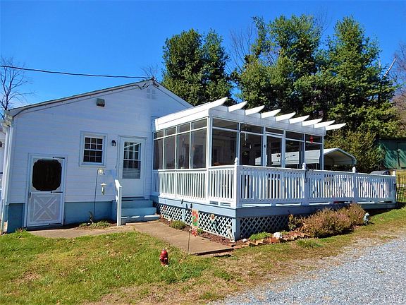 3rd image of 1640 Village Hwy