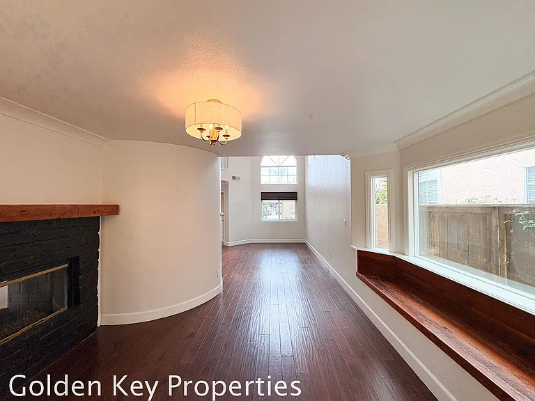 3274 San Tomas Dr — Photo 6