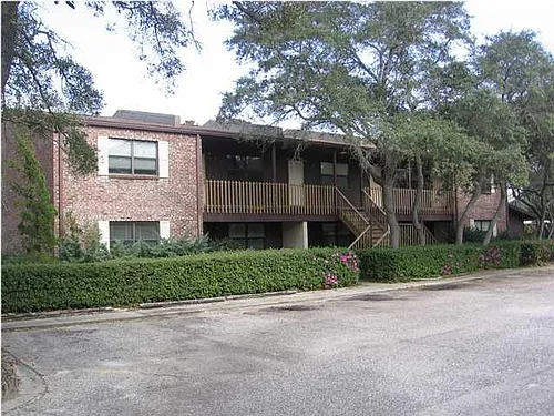 211 Tooke St Photo 1