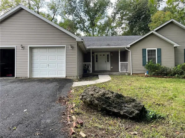 262 Ohio Ave, Whitehall, PA 18052