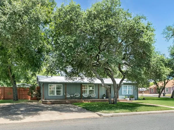 912 Apple, Fredericksburg, TX 78624