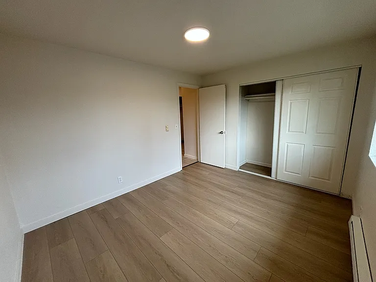 210 Chicago Blvd S #B — Photo 2