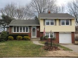 114 E Valleybrook Rd, Cherry Hill, NJ 08034