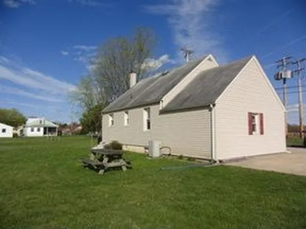 42 Black Matt Rd, Douglassville, PA 19518