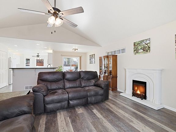2nd image of 3412 Santa Fe Ave