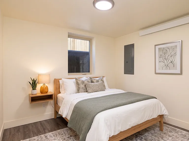 Seattle 3 Bedroom Apartment for Rent | Newly Remodeled Home with In-Unit Washer/Dryer, Private En... — Photo 46