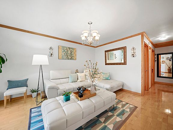 4th image of 10214 Pacific Ave