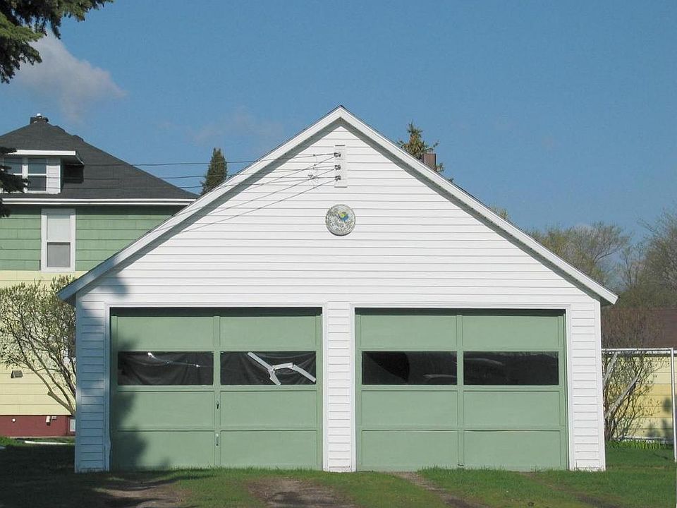 2nd image of 1101 5th Ave NW