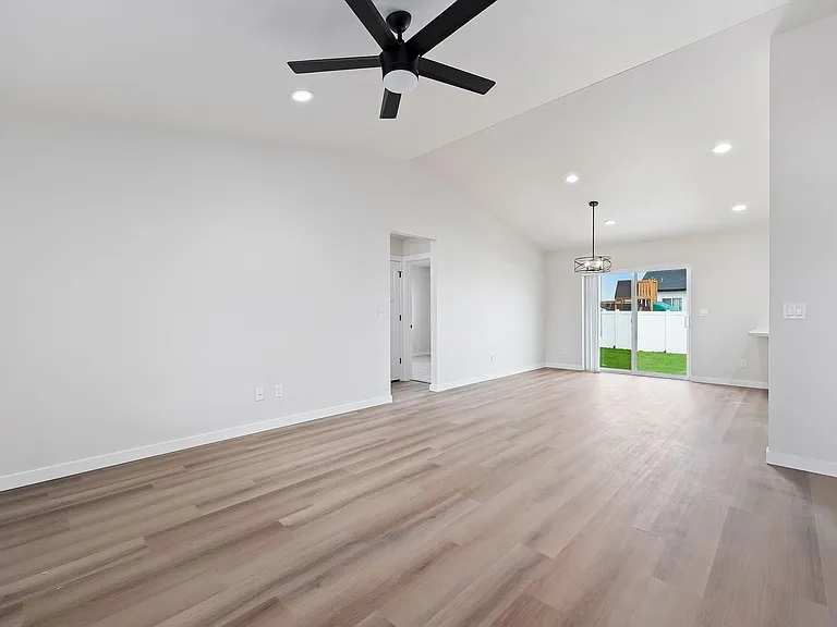 501 Hope Ave — Photo 4