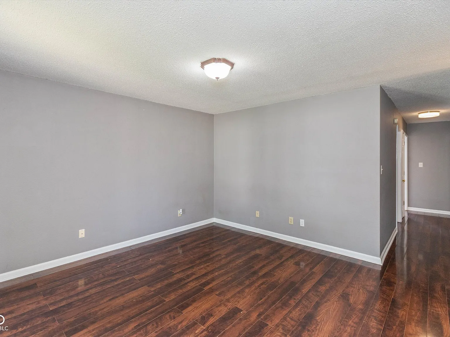 3 bed, 2.0 bath, 1090 sqft, $1,500 — Photo 4