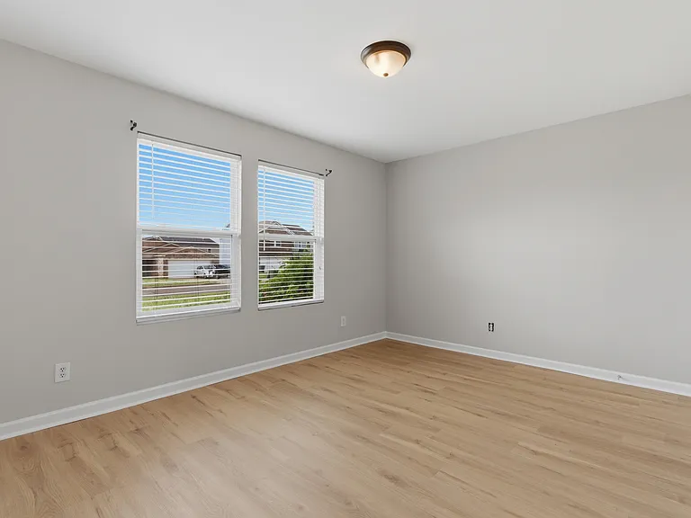 29889 Glenrose Way — Photo 8