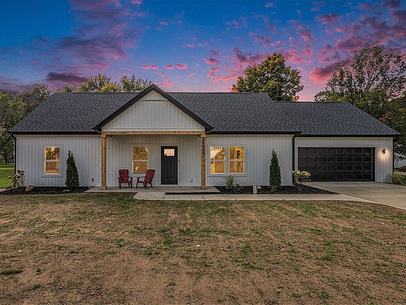 4th image of 24669 Edgewood Dr