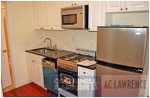 4th image of 409 W 56th St