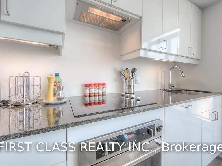 426 University Ave #1901 — Photo 15