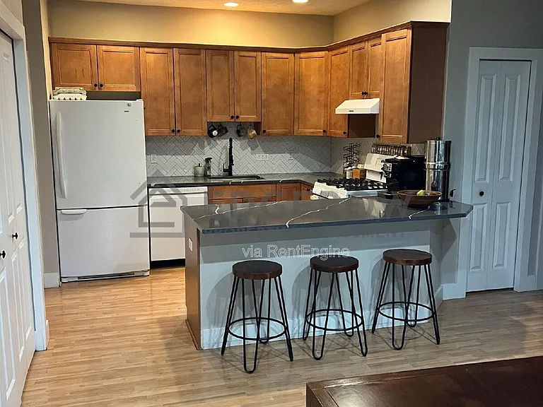 6926 Lake Michigan Dr — Photo 6