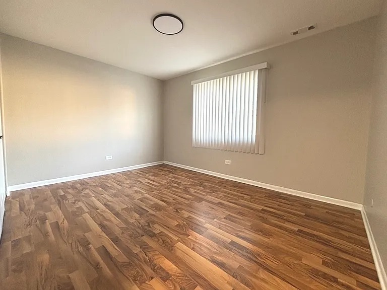 10437 Natoma Ave #4 — Photo 7