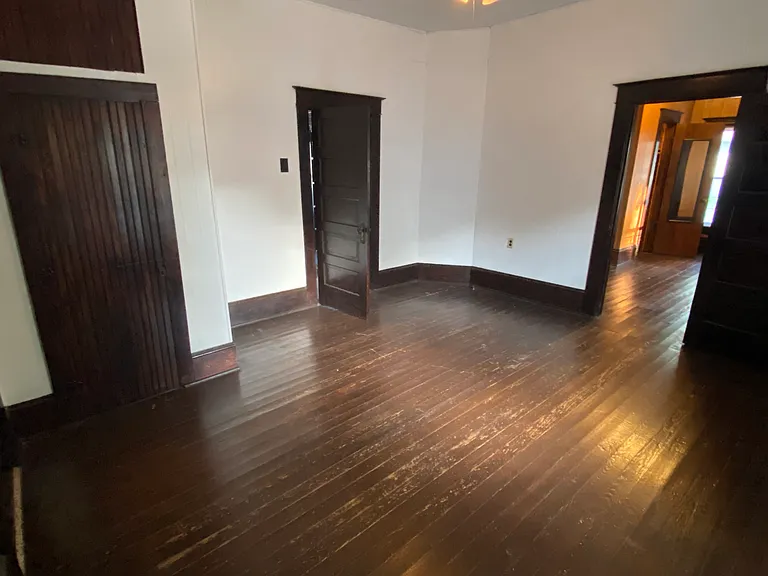 710 W Erwin Ave — Photo 16