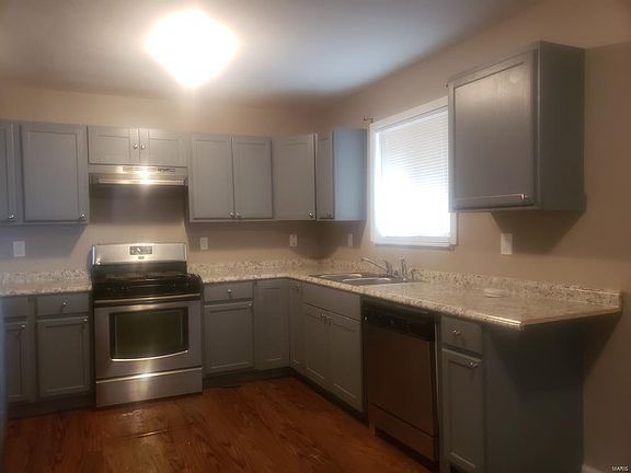 5th image of 4232 Schiller Pl