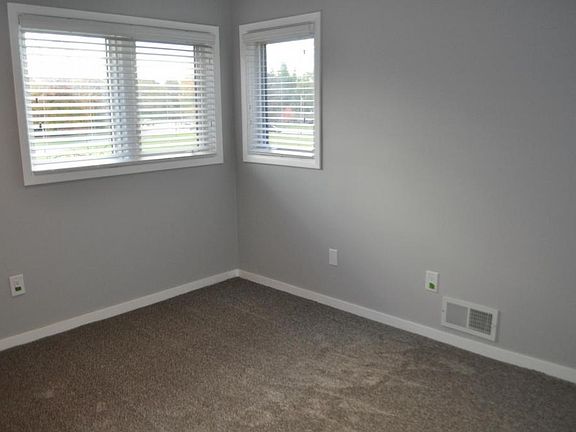 4th image of 1268 Hillburn Ave NW