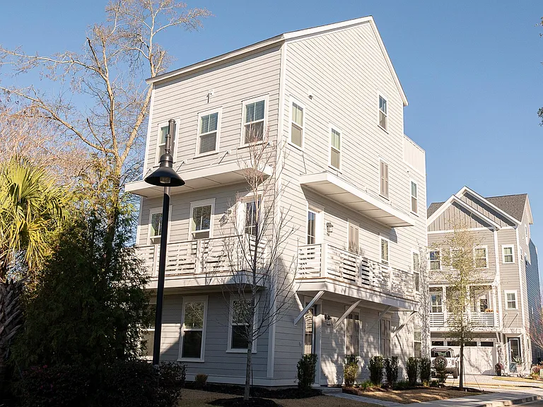 553 Cooper Village Ln — Photo 2