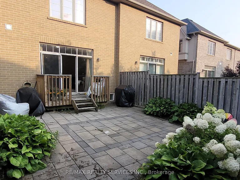 2077 Tovell Dr — Photo 15