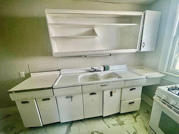 5th image of 139 Park Ave #1395
