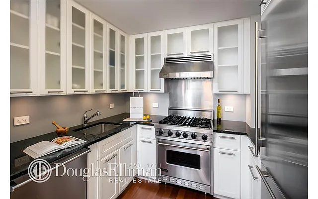 Sold by Douglas Elliman | media 21