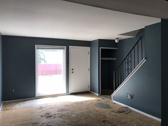 2nd image of 38440 Meadowdale St