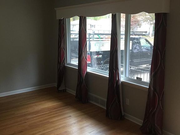 2nd image of 18 Manor Dr