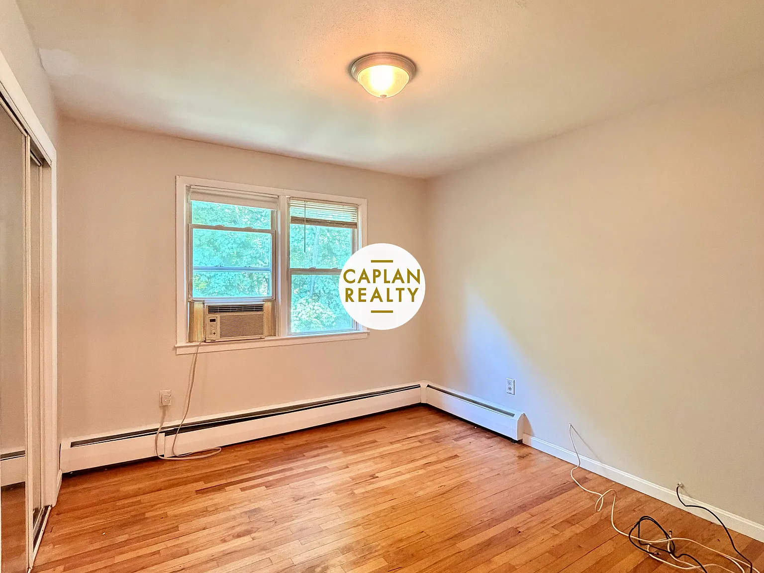 2 bed, 710 sqft, $1,600 — Photo 3