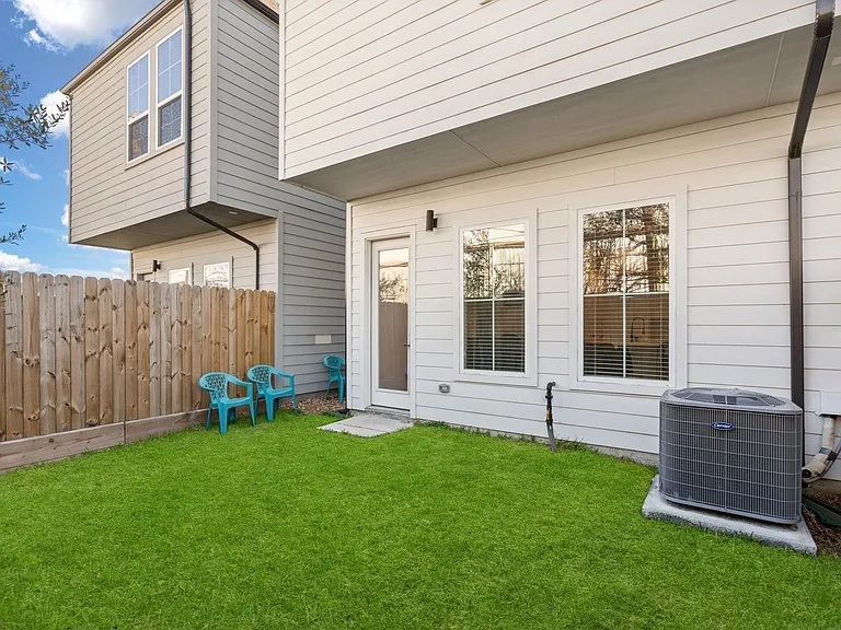 2928 Stevens St — Photo 22