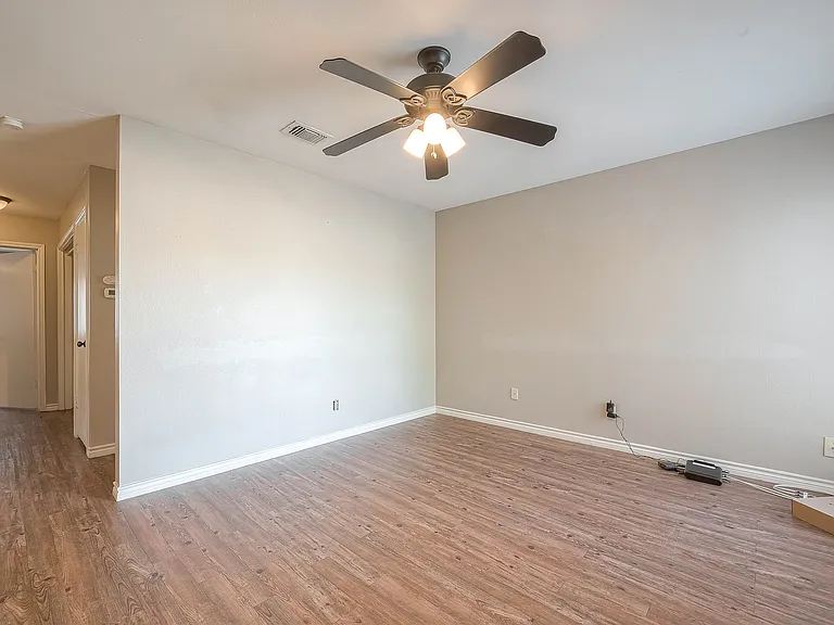 2404 Sycamore Ave #C-1 — Photo 35