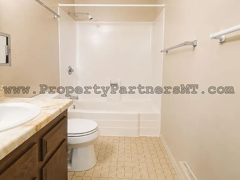 209 S 15th Ave — Photo 8