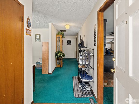 2nd image of 115 W Sixth Street
