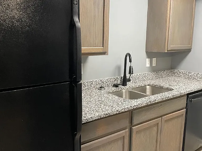504 Fox Run — Photo 3