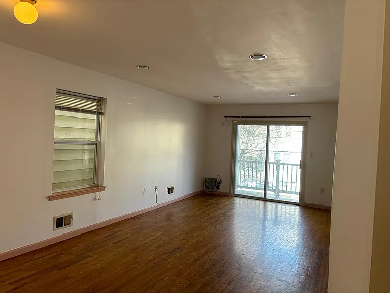 35 Logan Ave #1 — Photo 5