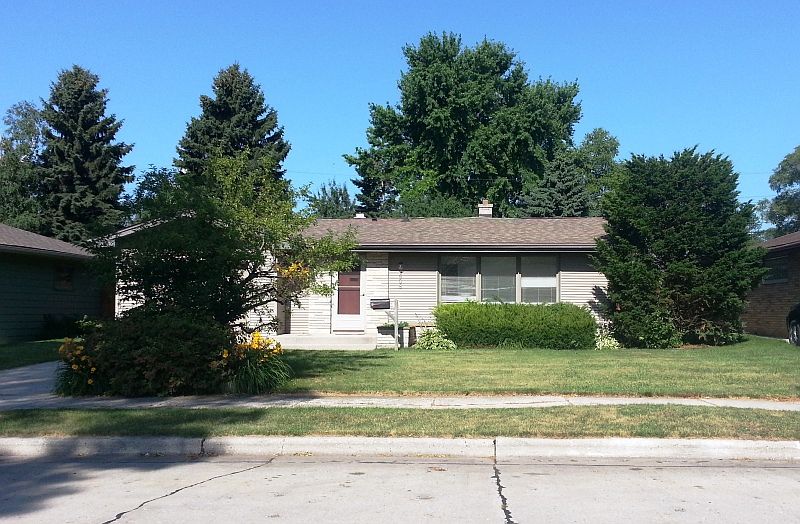 1st image of 608 S 26th St