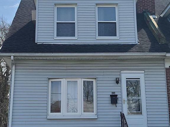 2nd image of 920 Bedford Ave