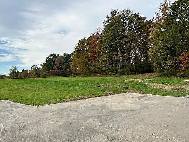 250 Upper Meadows Ln — Photo 24