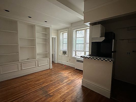 2nd image of 170 W 74th St APT 608