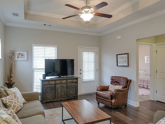 5th image of 782 Westcott Ln