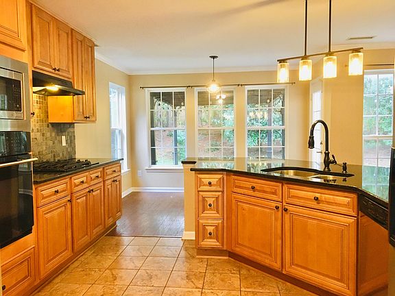 5th image of 206 Caristonia Way