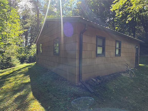 2nd image of 581 Quarry Rd