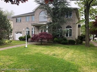 477 Philip Ave, Staten Island, NY 10312