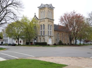 300 W Jefferson St, Morris, IL 60450