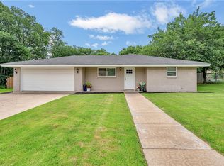 425 E Johnson St, Hewitt, TX 76643