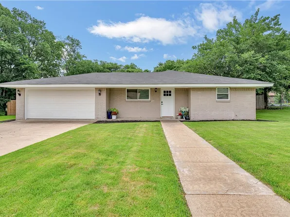 425 E Johnson St, Hewitt, TX 76643