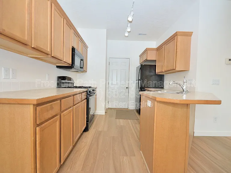 7830 N Mather Ct — Photo 10