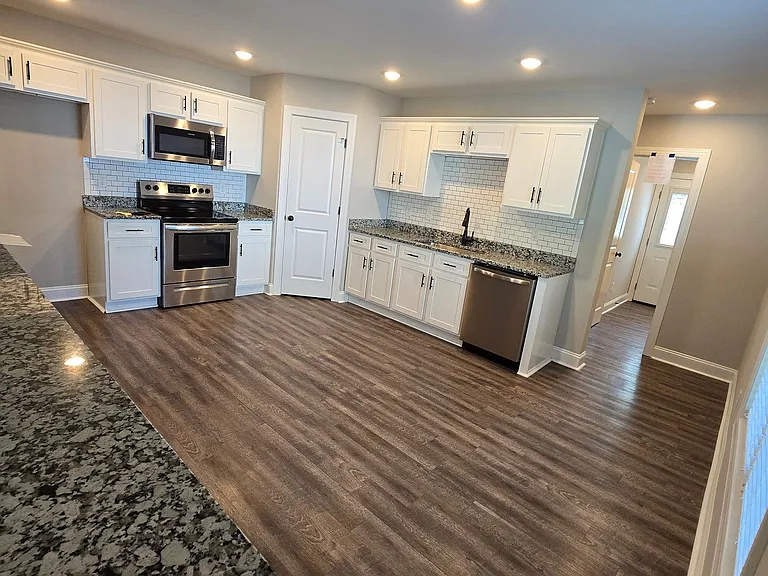 404 S Rose Ave — Photo 9